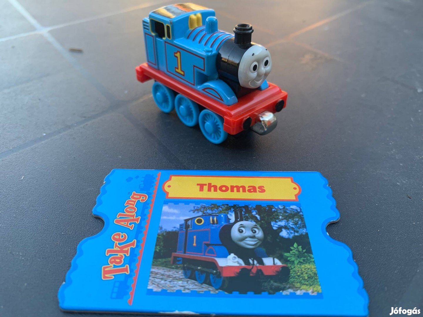 Thomas Take Along mozdony eredeti kártyájával