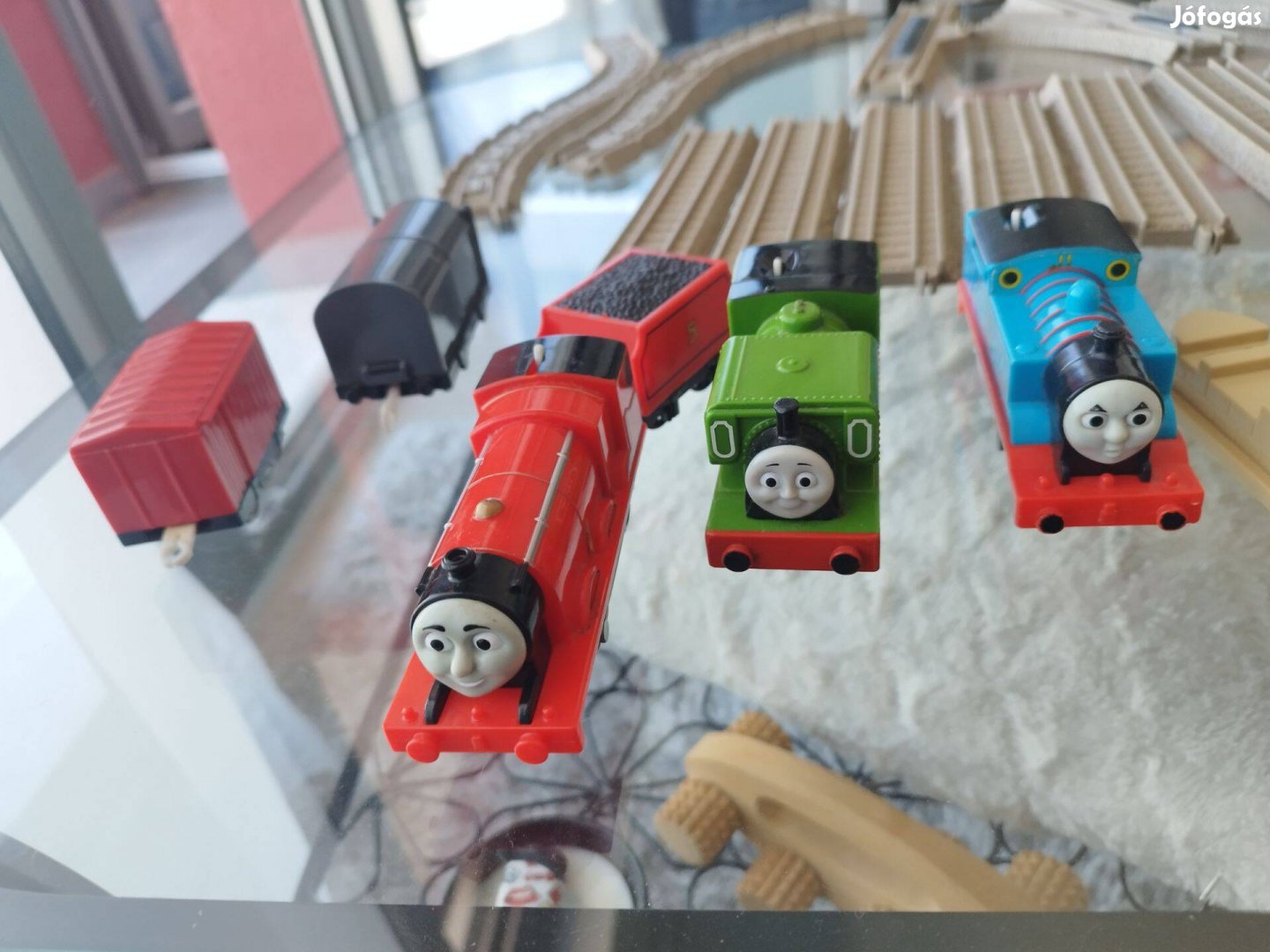 Thomas Trackmaster motoros készlet Thomas, James, Luke, vagonok