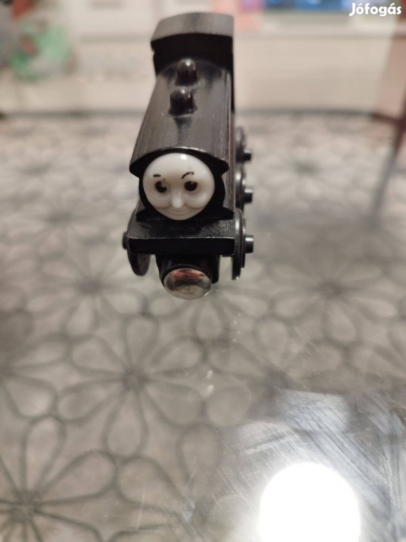 Thomas utángyártott Donald mozdony
