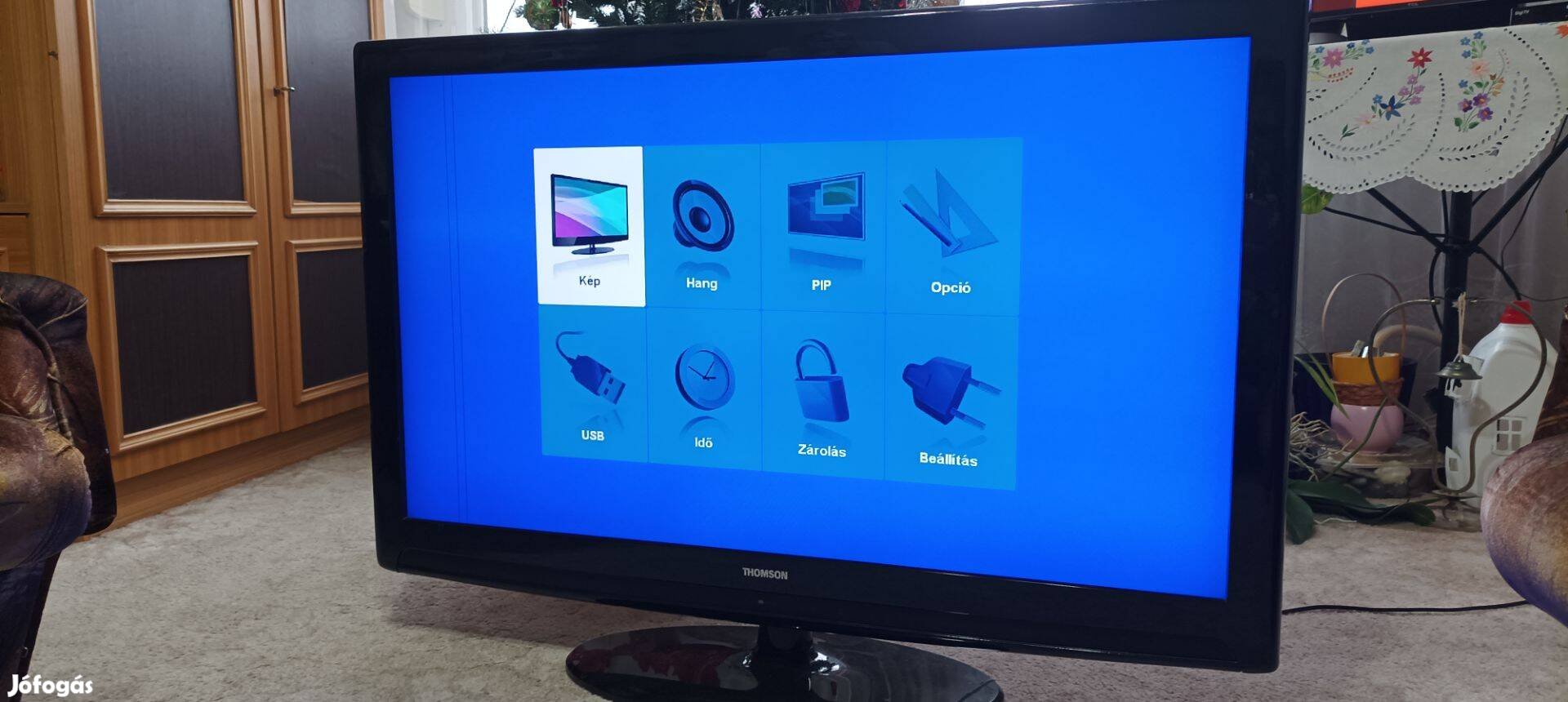 Thomson 46" LCD tv kis hibával eladó