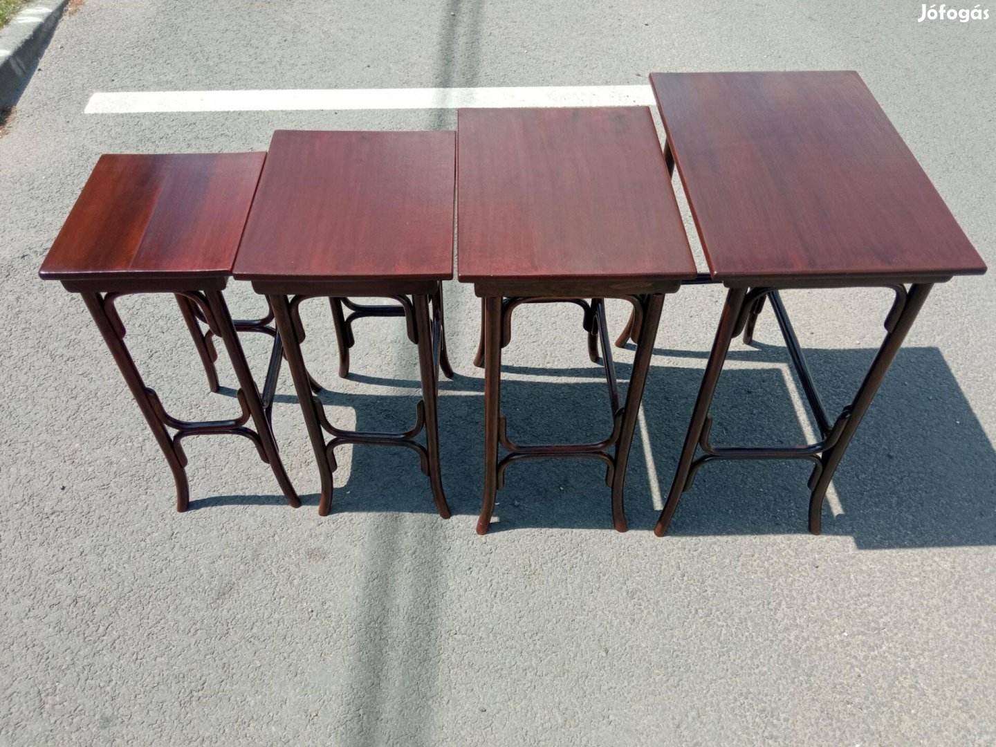 Thonet 4 részes zsúrasztal szett