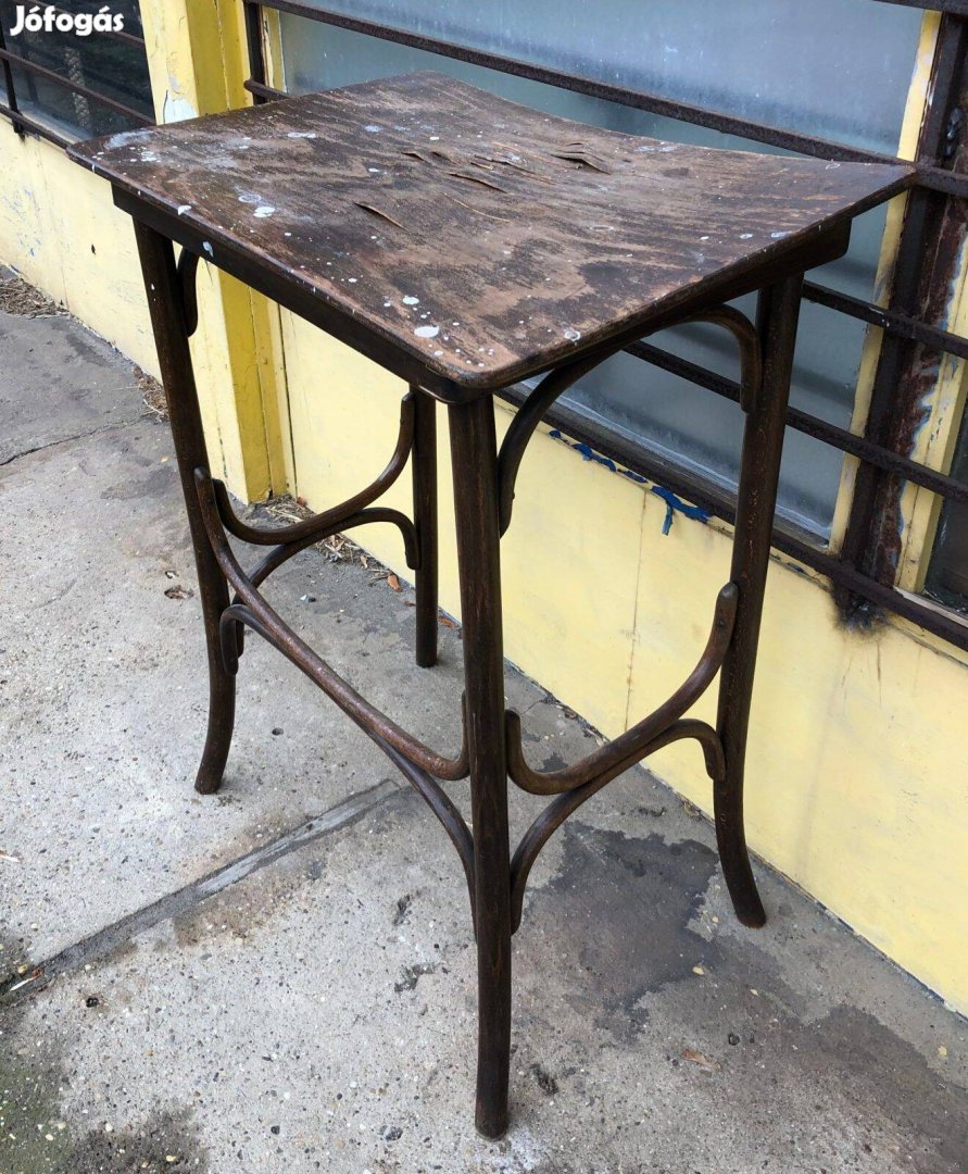 Thonet asztal hibás tetejű