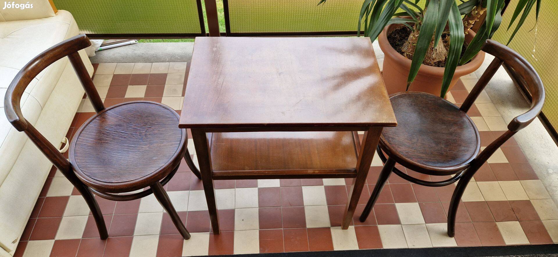 Thonet asztalka + 2 db szék