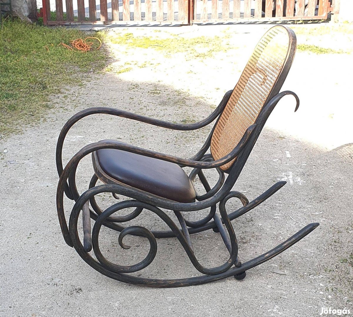 Thonet hintaszék