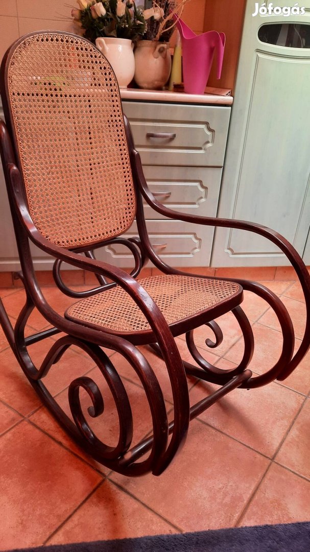 Thonet hintaszék 