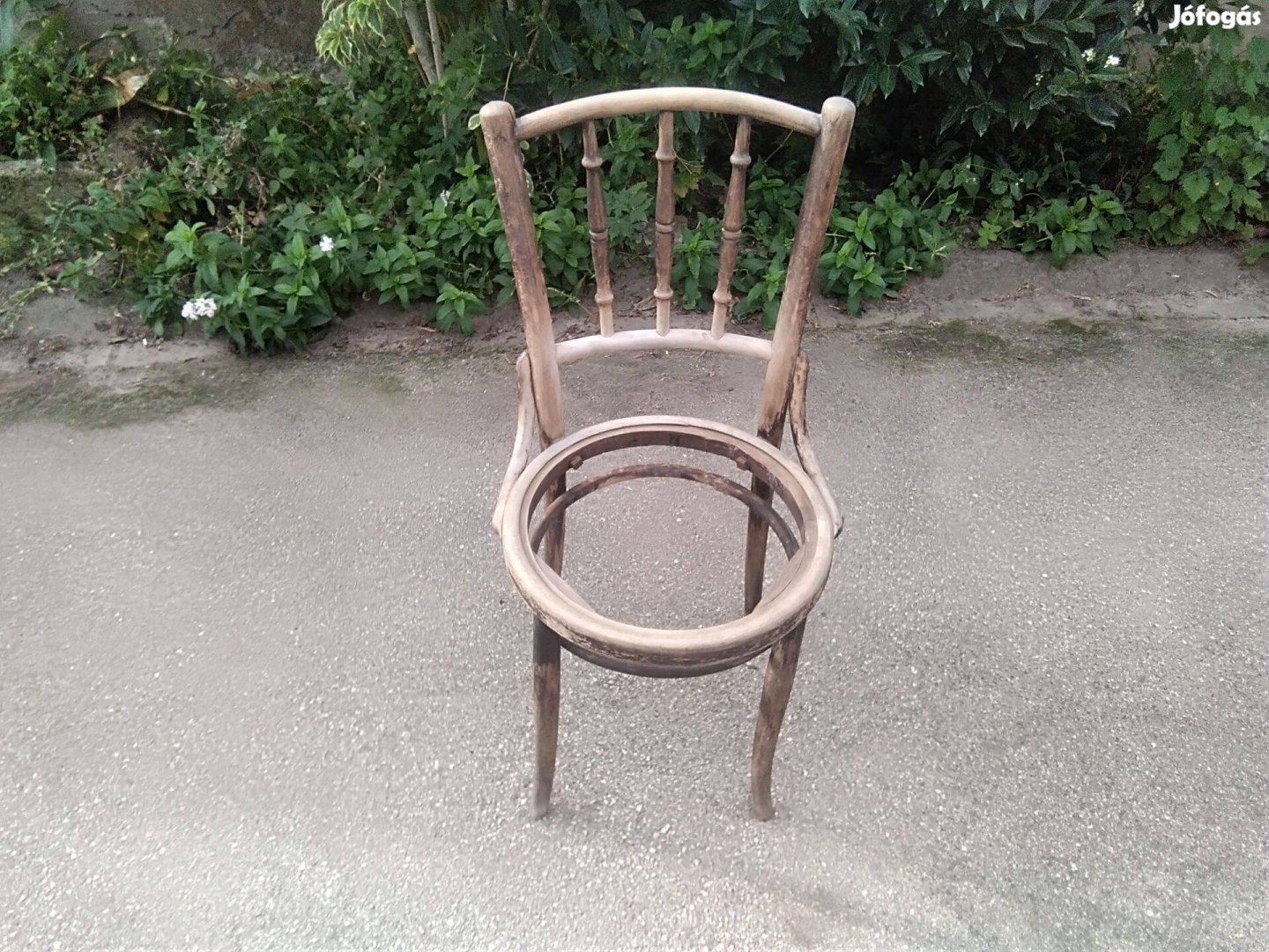 Thonet jellegű szék 1db.(+4db alkatrészek)