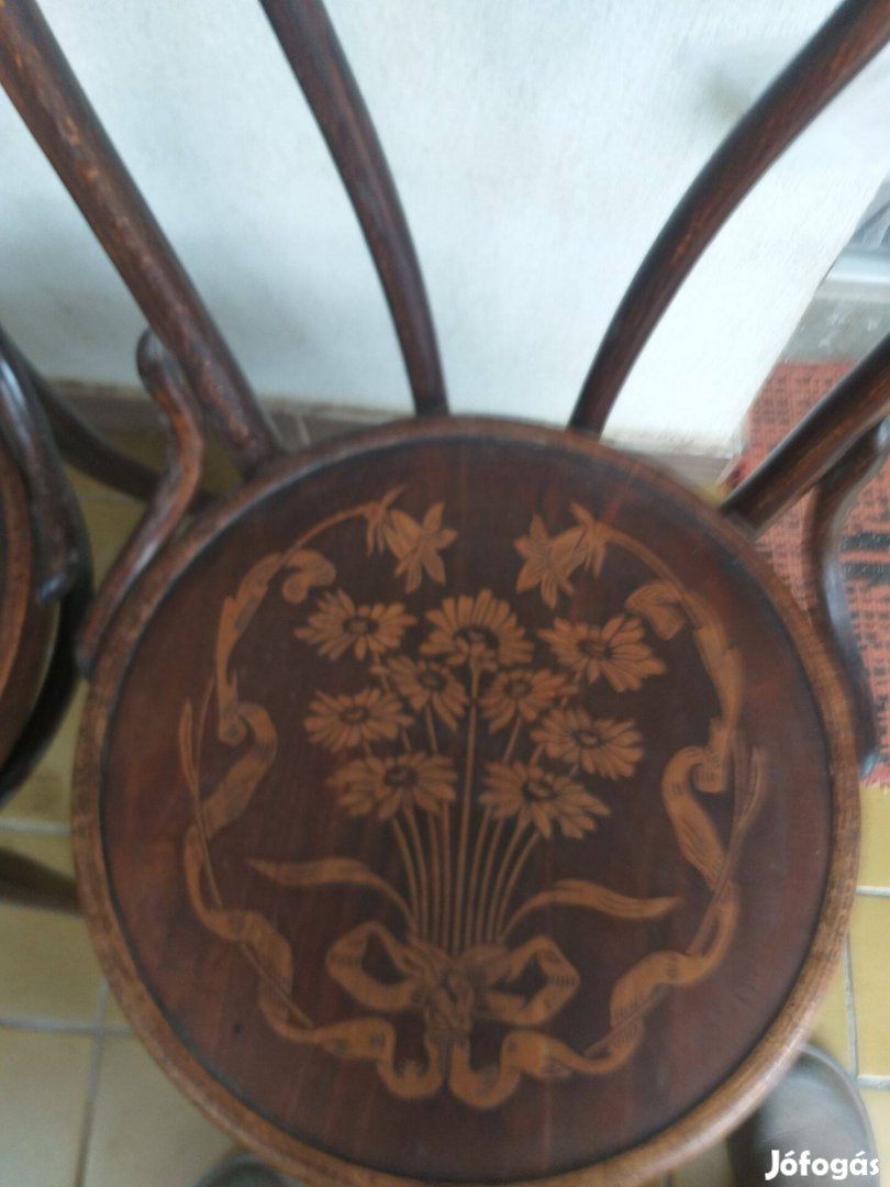 Thonet szék antik virágmintás Mundus jelzett