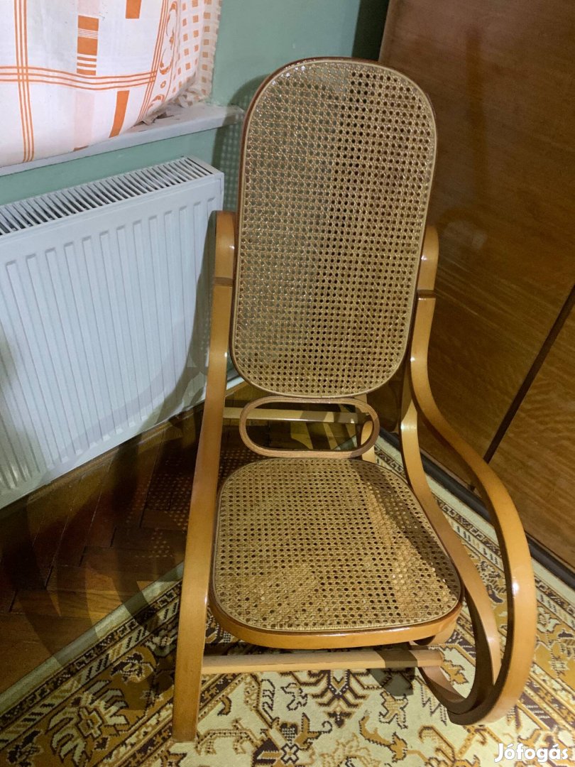 Thonet típusú hintaszék