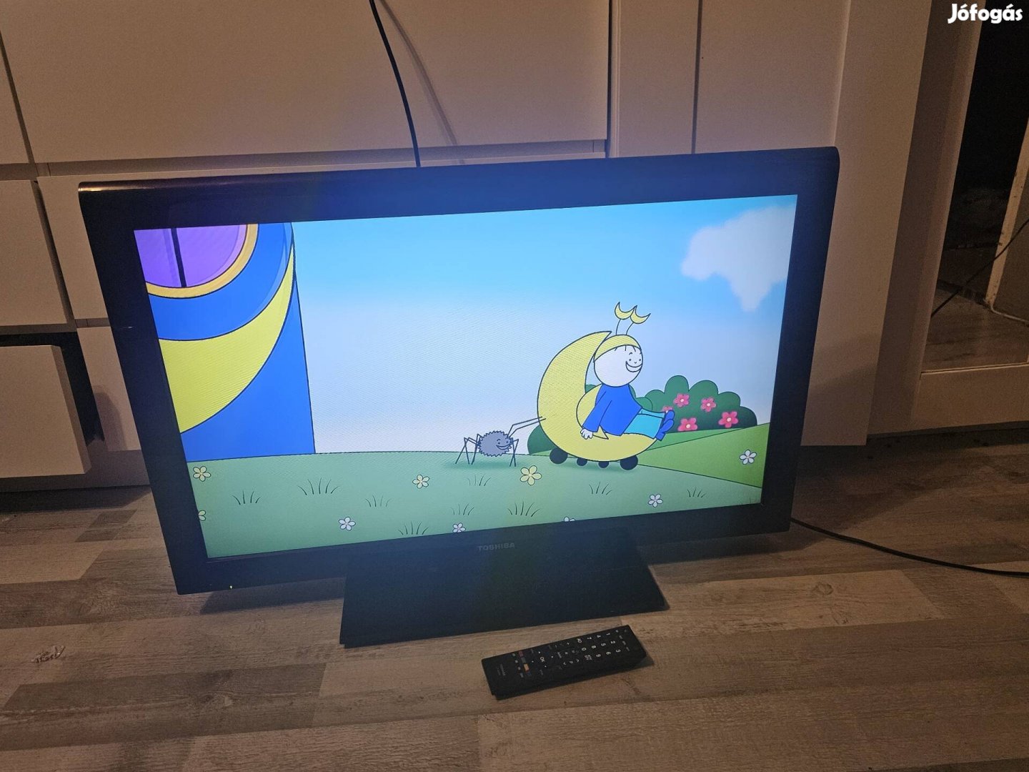 Thosiba 82 cm tv 