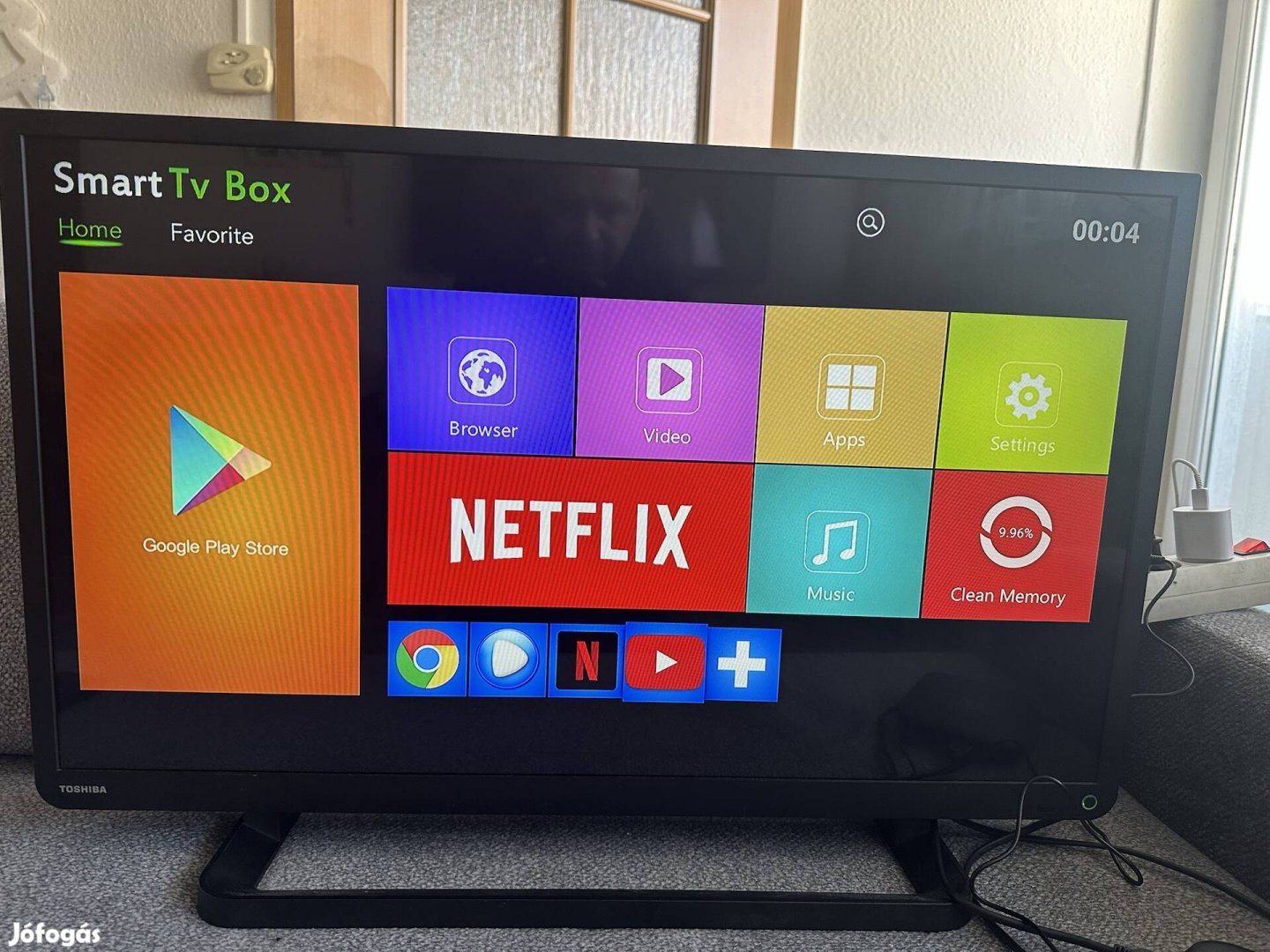 Thosiba Smart led tv 82 cm wifi 