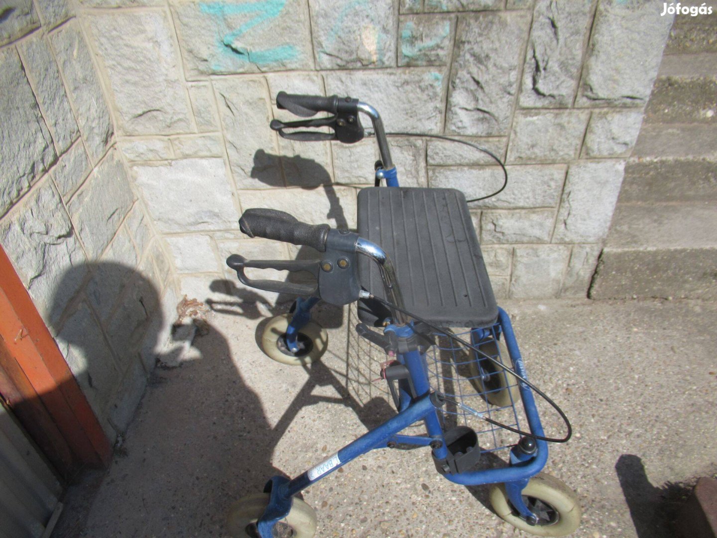 Thuasne járássegítő orvosi segédeszköz