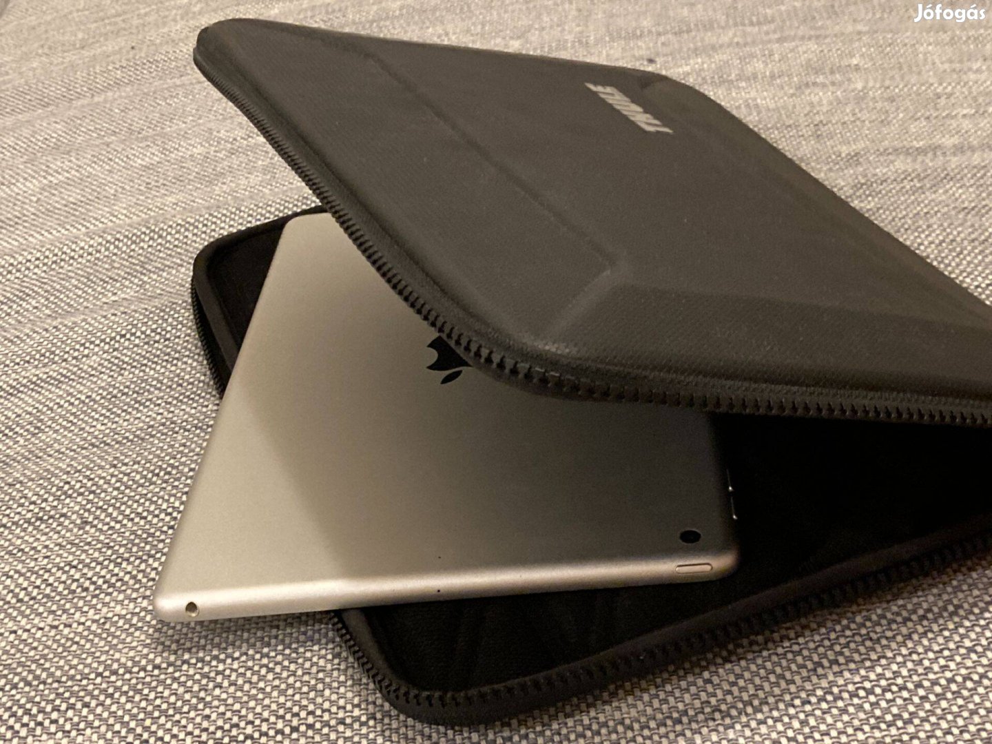 Thule Gauntlet Macbook 14" laptop táska