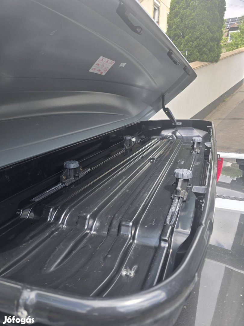 Thule Pacific 600 tetőbox