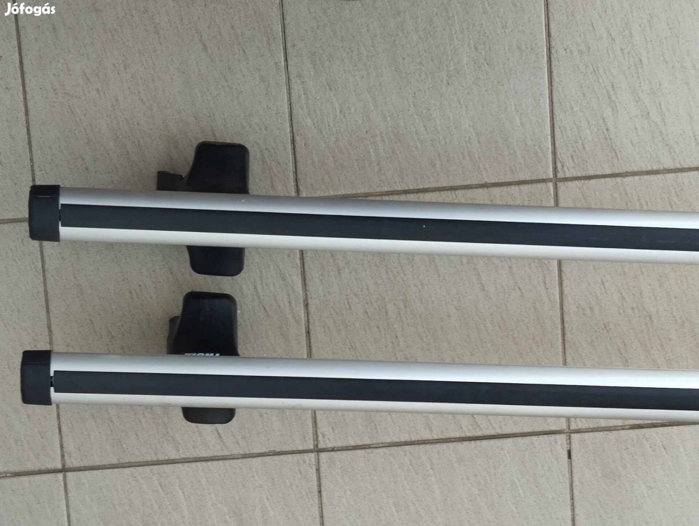 Thule Tetőcsomagtartó 135 cm-es rúddal