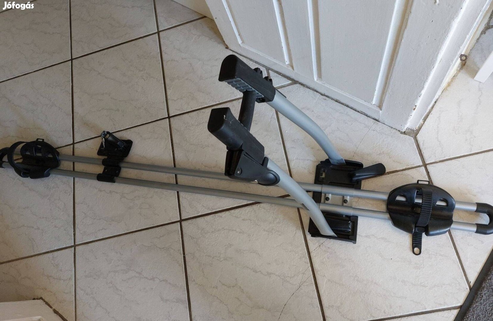 Thule biciklitartó tetőcsomagtartóhoz