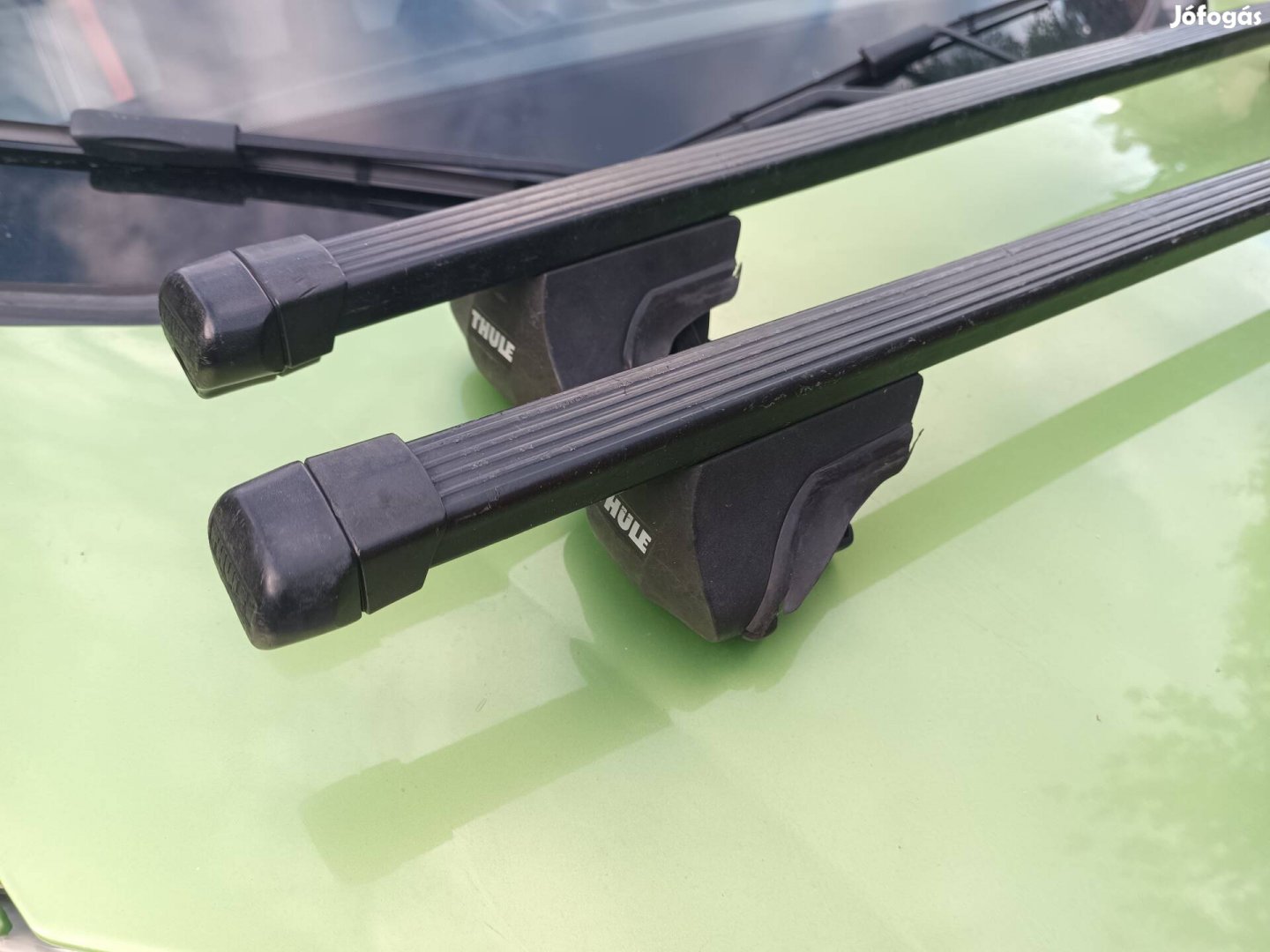 Thule csomagtartó tetőkorlátos 110mm