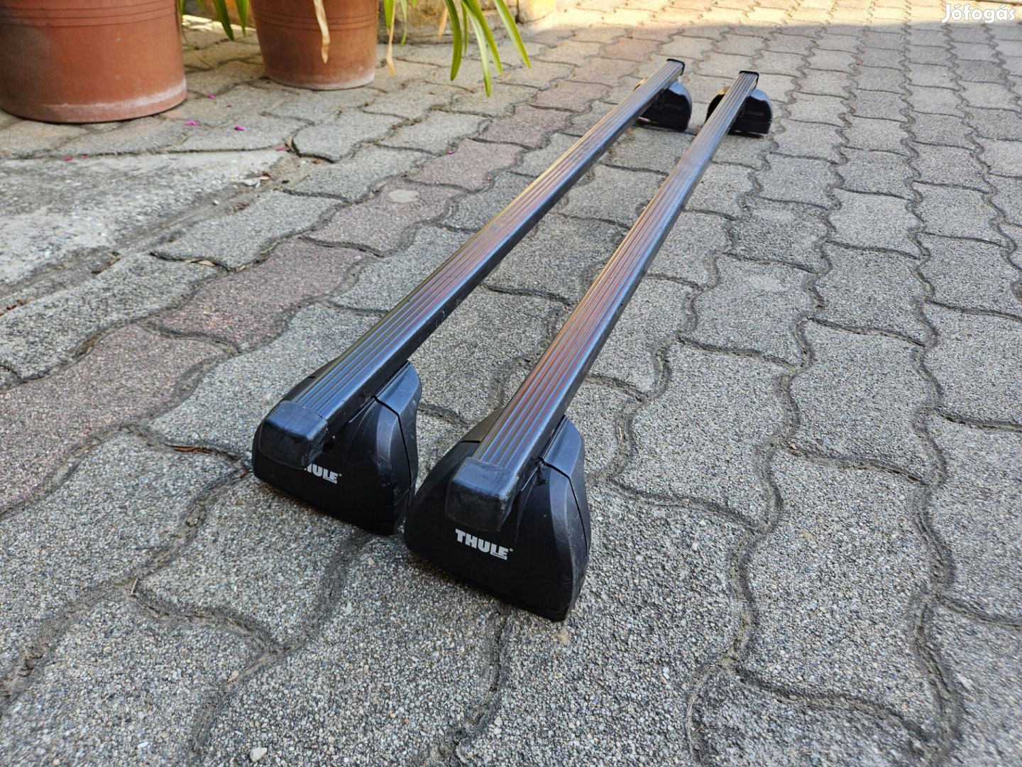 Thule tetőcsomagtartó , tetőtartó fixpontos autóra