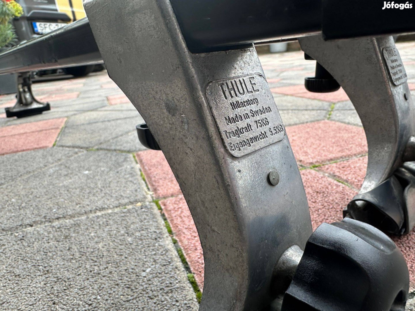 Thule tetőcsomagtartó esőcsatornával ellátott autókhoz 127cm