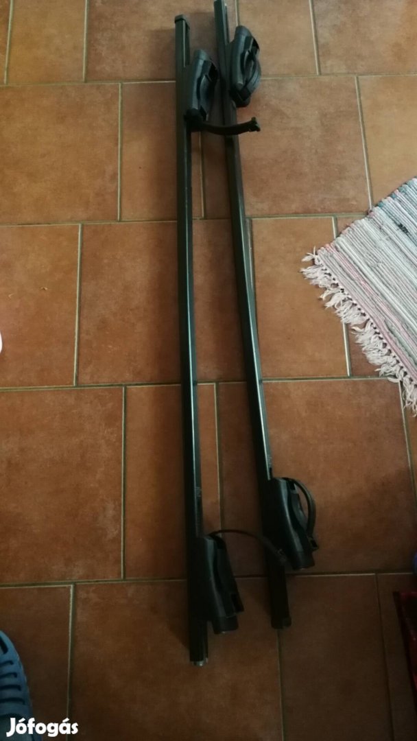Thule tetősín pár jó állapotban 