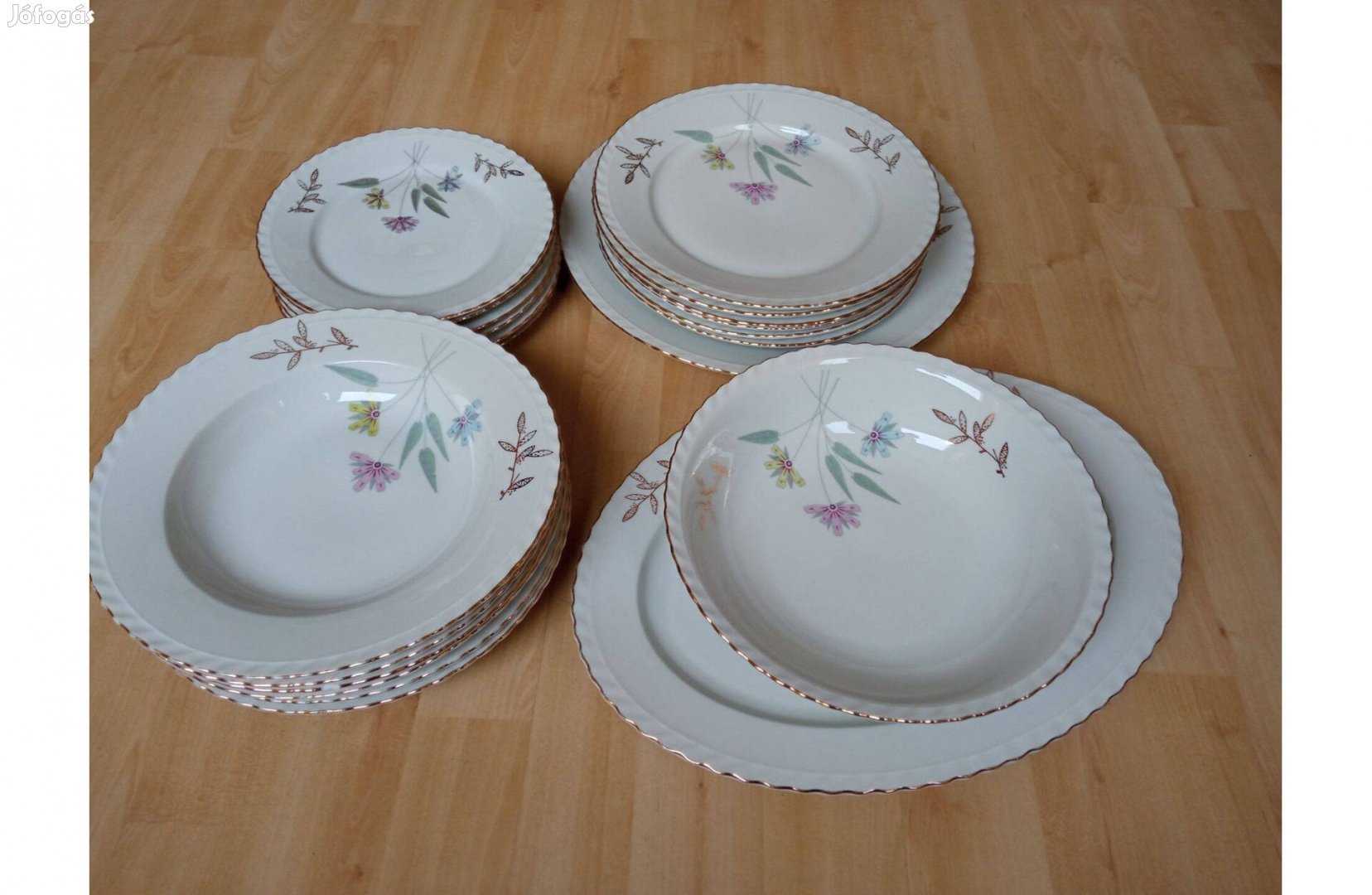 Thun Czechoslovakia hatszemélyes porcelán étkészlet