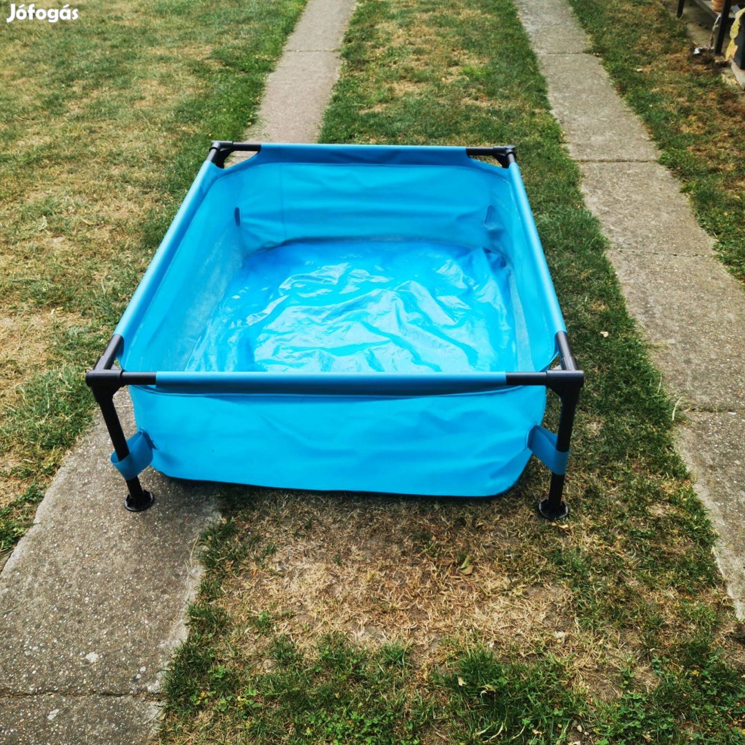 Tiaki Square kutyamedence