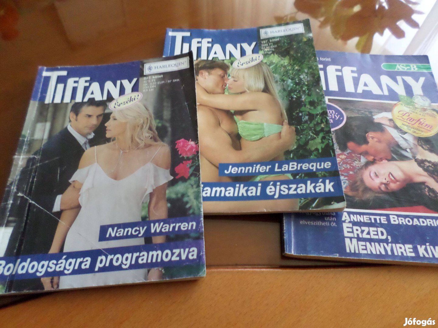 Tiffany Boldogságra programozva Nancy Warren 3 db együtt romantikus