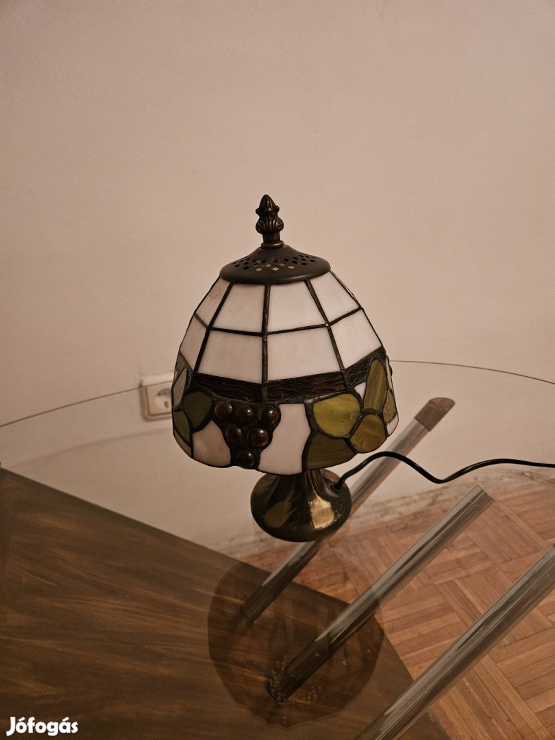 Tiffany stílusú asztali lámpa