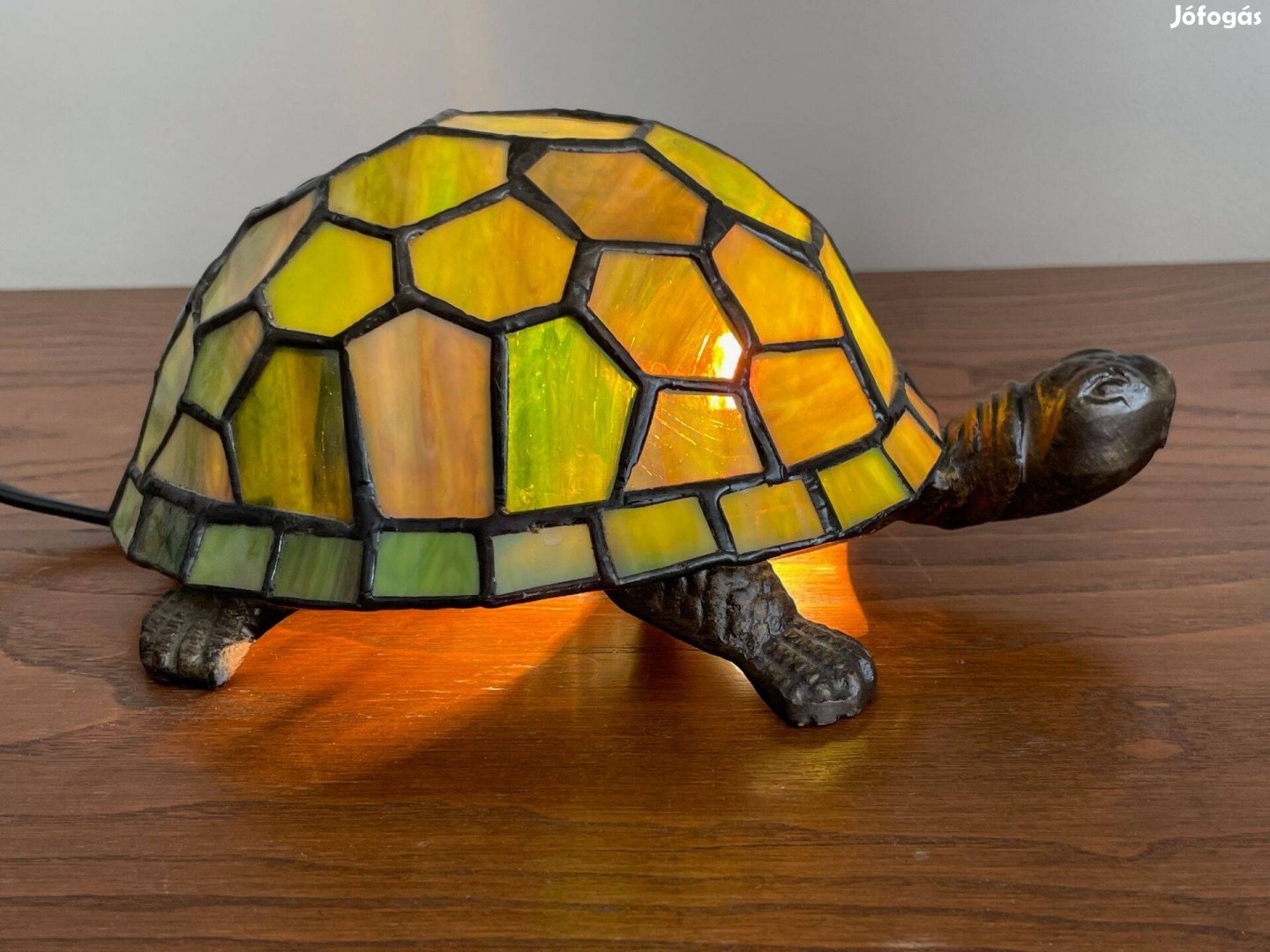 Tiffany stílusú teknős lámpa
