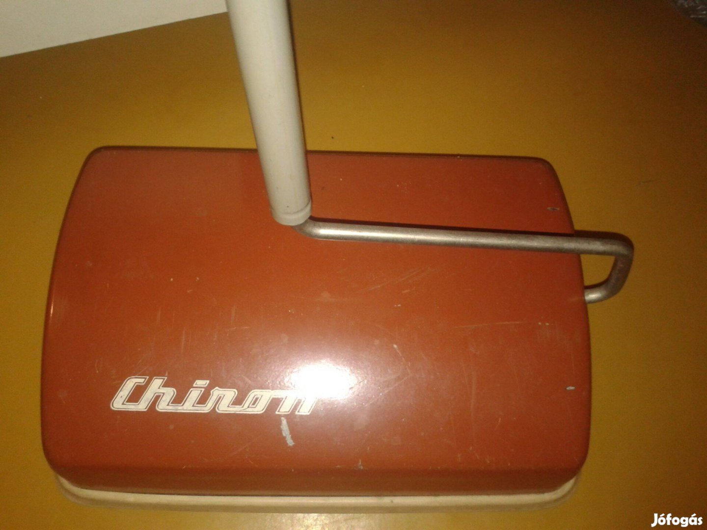 Tili-toli szőnyegseprű