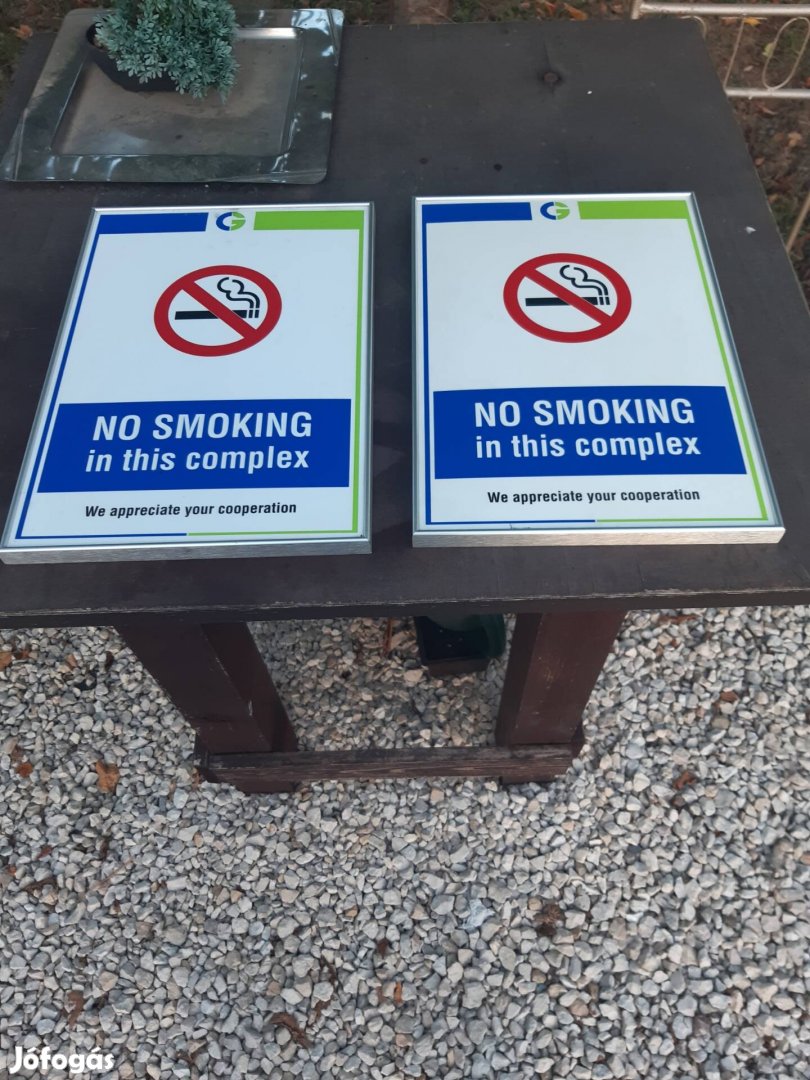 Tilos a dohányzás táblák , no smoking