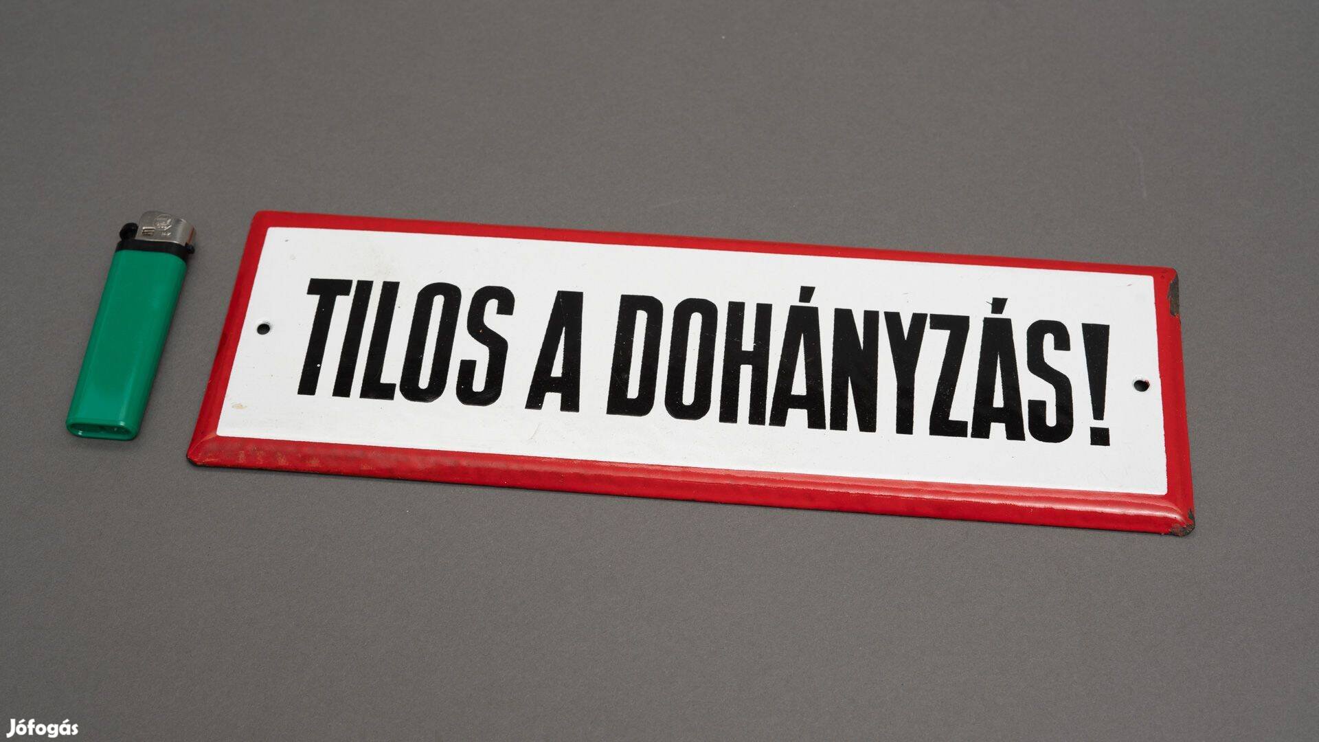 Tilos a dohányzás zománctábla