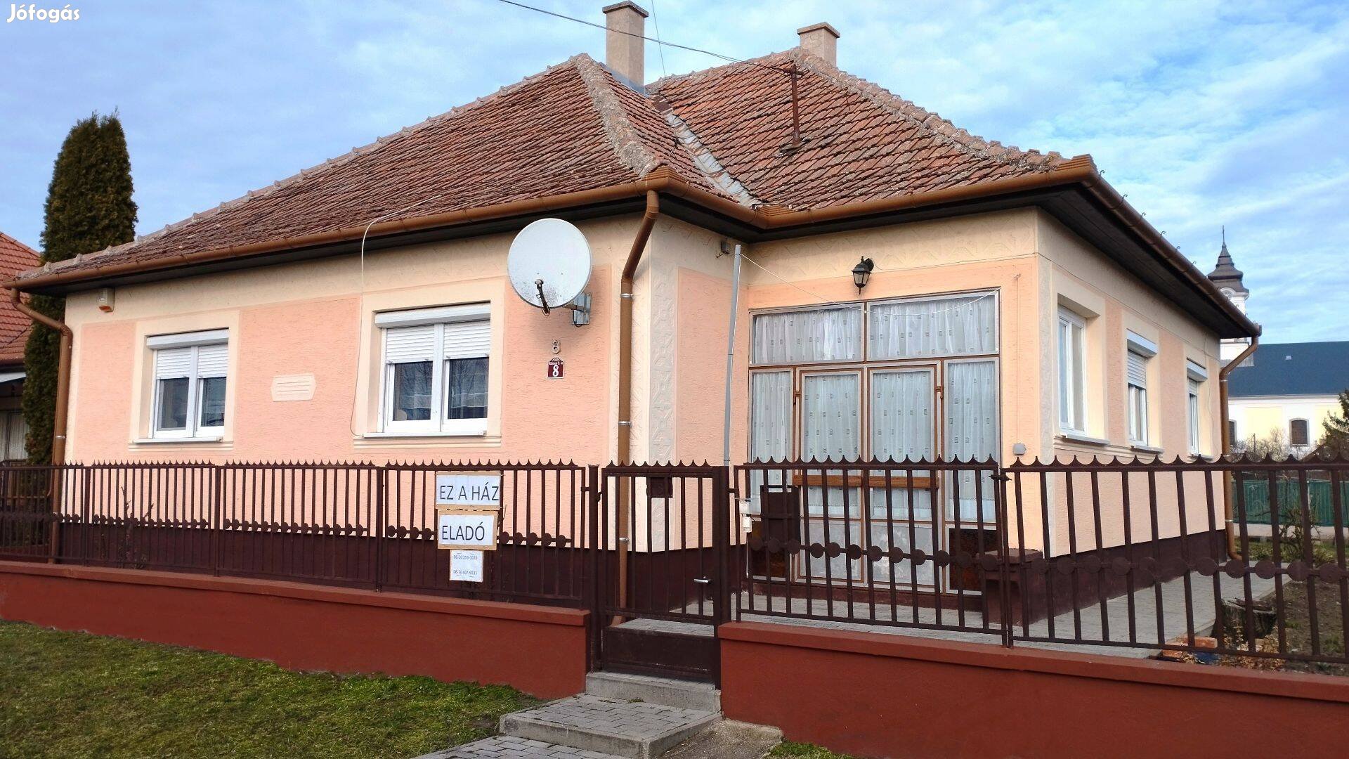 Tisza-tónál Sarudon eladó ház