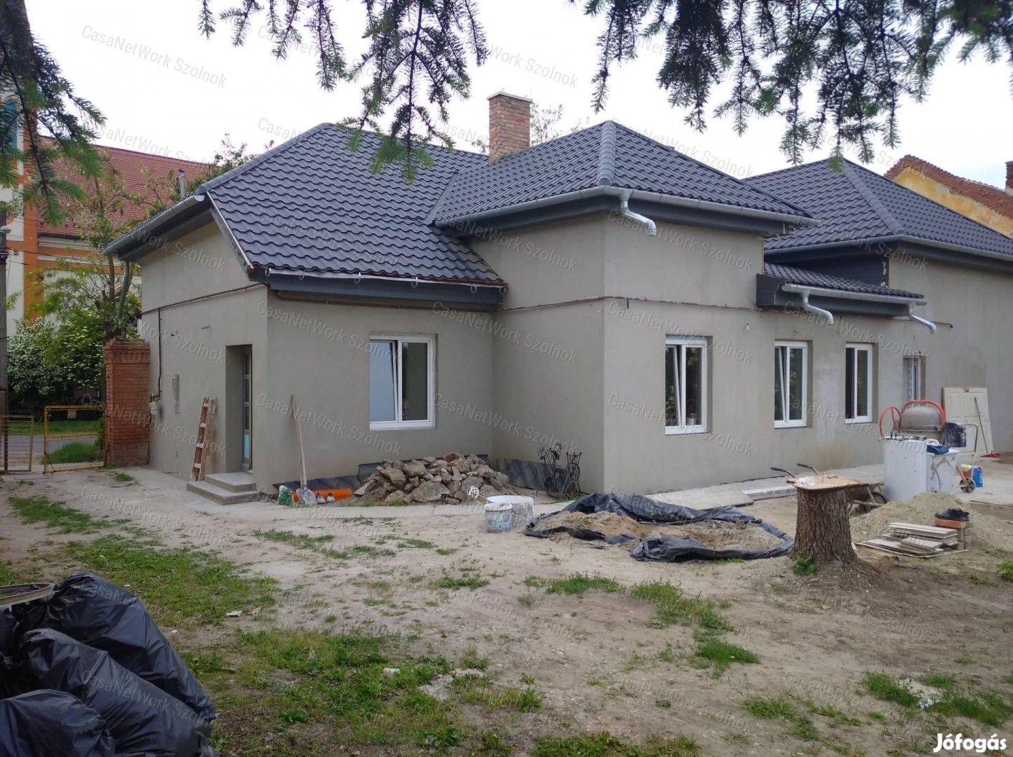 Tiszaföldváron eladó több generációs családi ház!