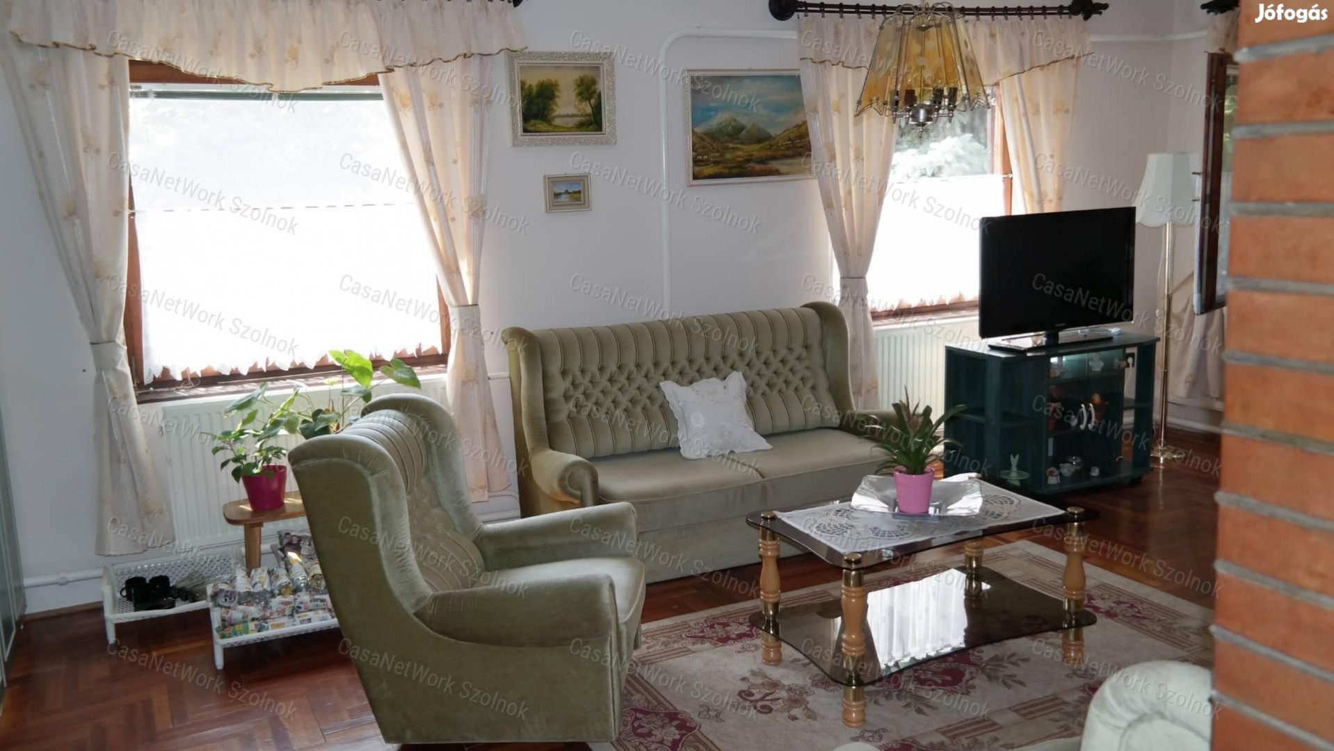 Tiszafüred központjában 4 szobás családi ház eladó