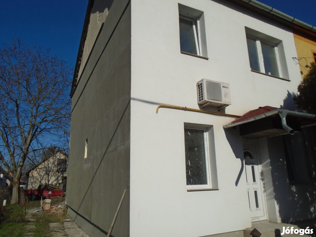 Tiszakécske, Móricz Zsigmond utca, 85 m2-es, társasházi