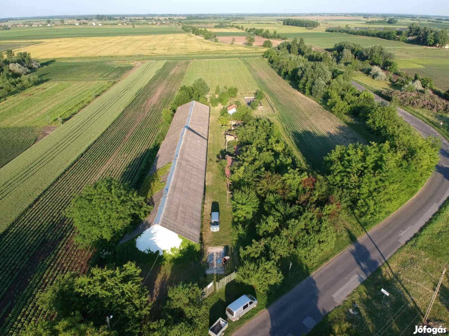 Tiszalökön ipari ingatlan 1,4 hektár telekkel eladó