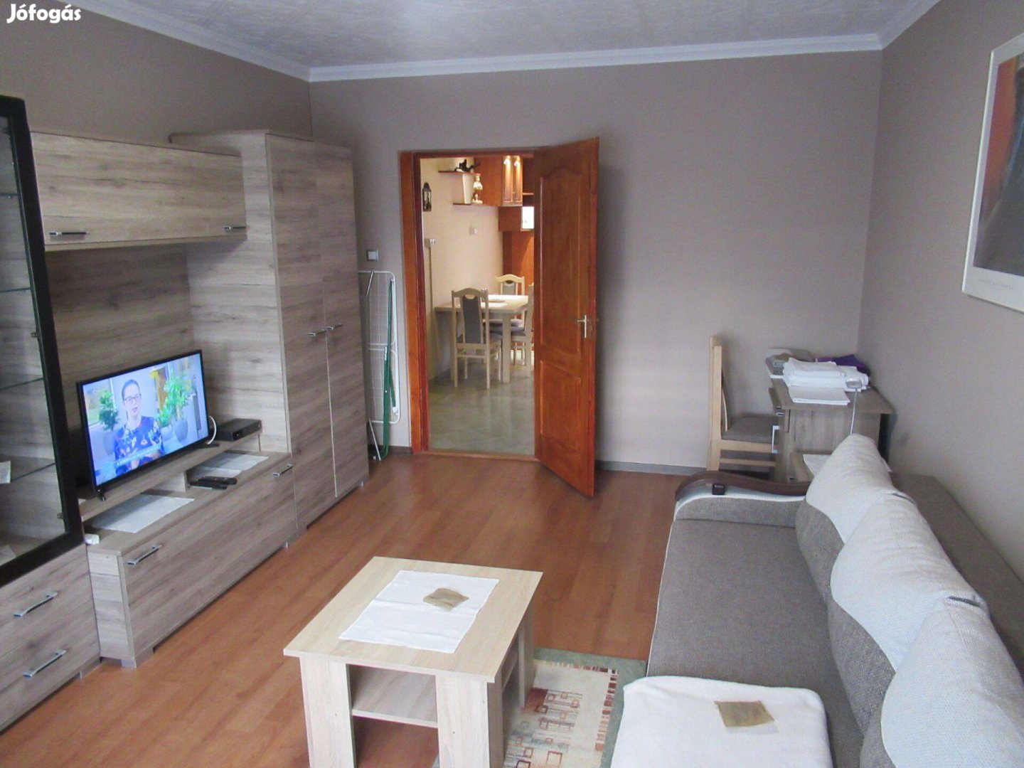 Tiszaújvárosban a Rózsa úton kiadó újszerű 51 m2-es, 2 szobás lakás