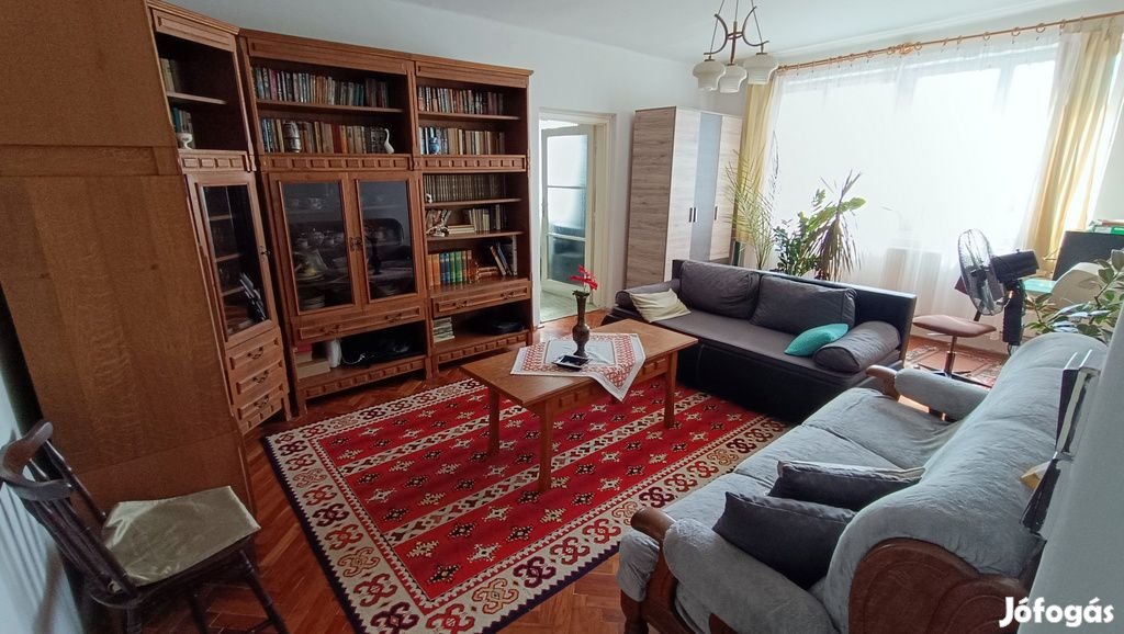 Tiszavasvári belvárosában eladó egy 3szoba + nappalis családi ház,