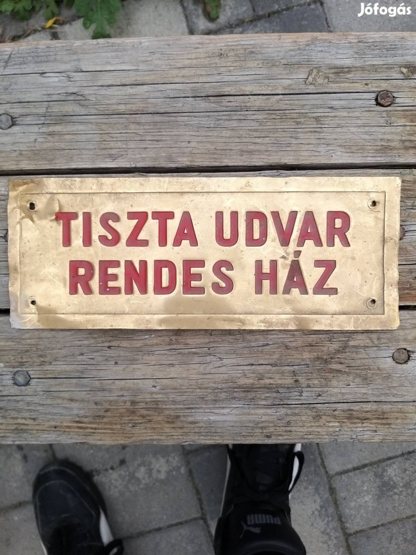 Tiszta dvar rendes ház tábla