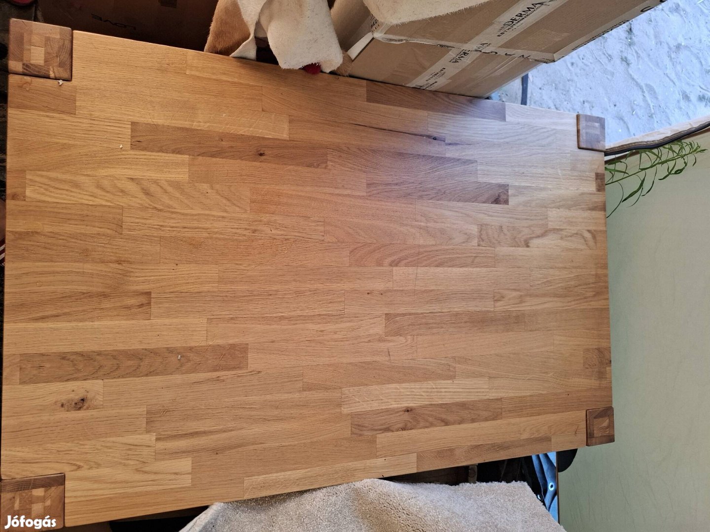 Tiszta fa dohányzóasztal 