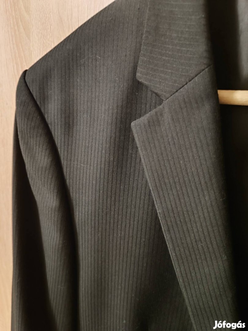 Titem férfi öltöny M