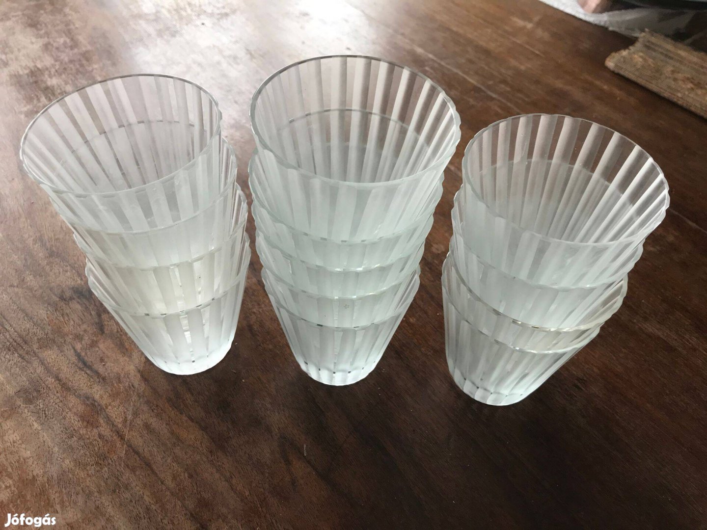 Tizenhárom darab pohár