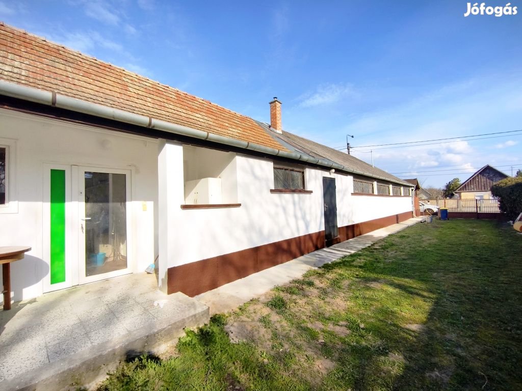 Tóalmás, Béke út, 156 m2-es, 2 generációs, családi ház, 3