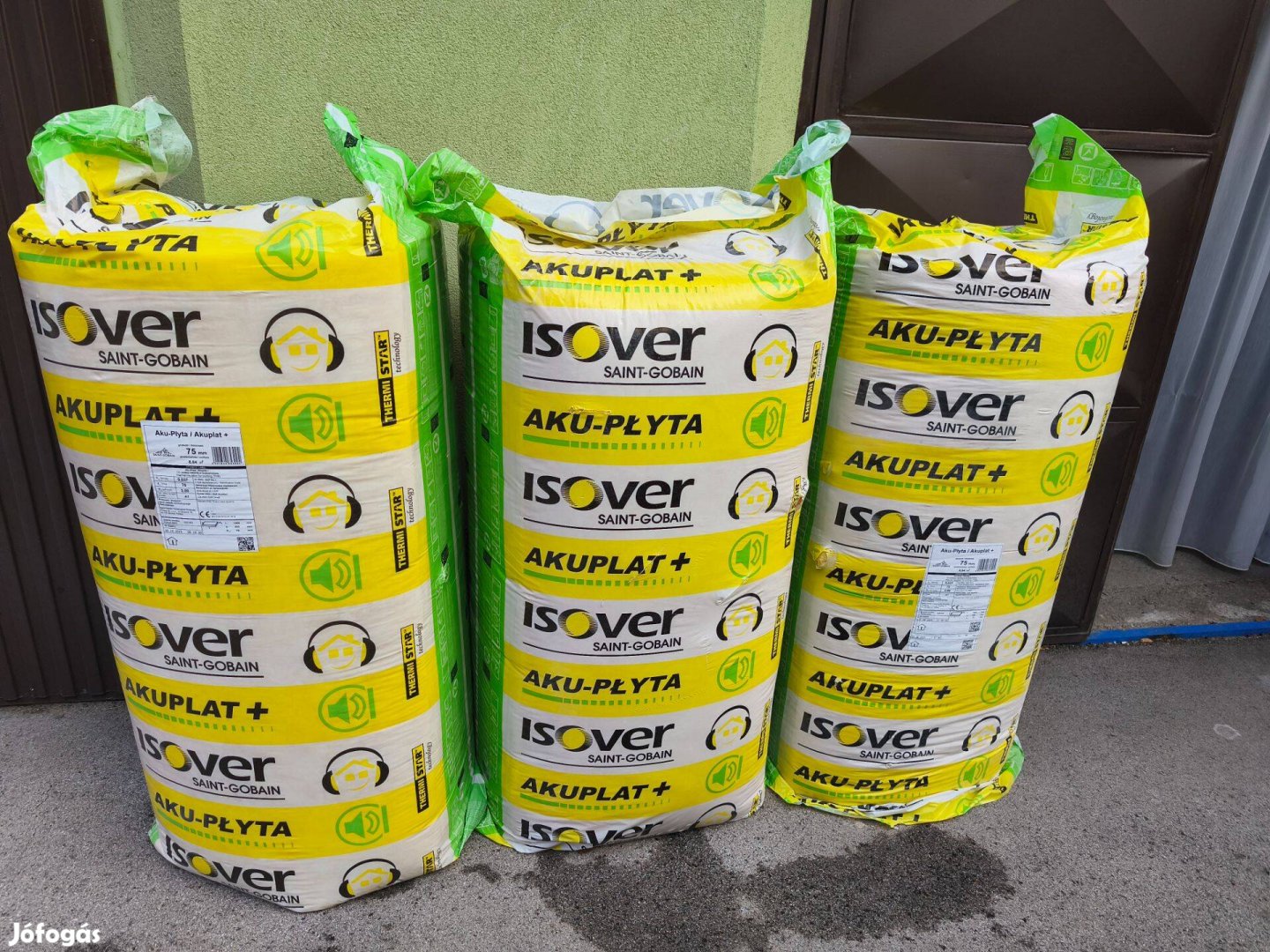 Több bála Isover Akuplat 7,5cm-es üveggyapot szigetelőlemez