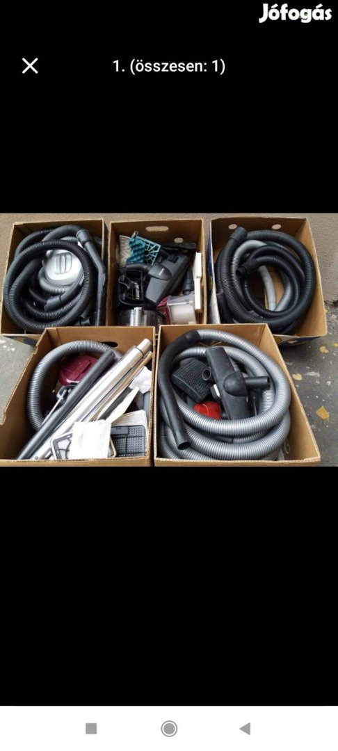 Több doboz különféle porszívó alkatrész egyben