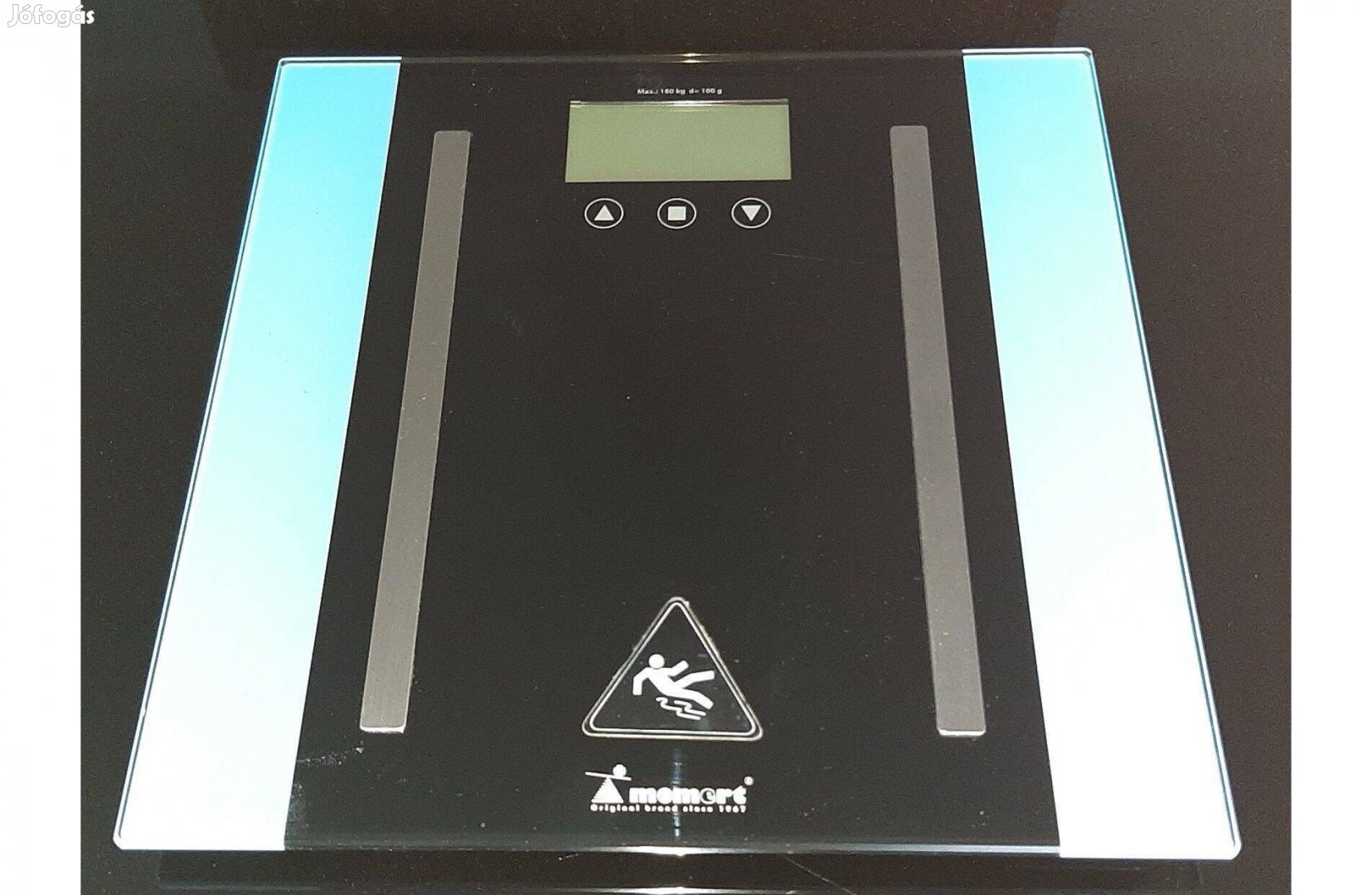Több funkciós digitális személymérleg Momert