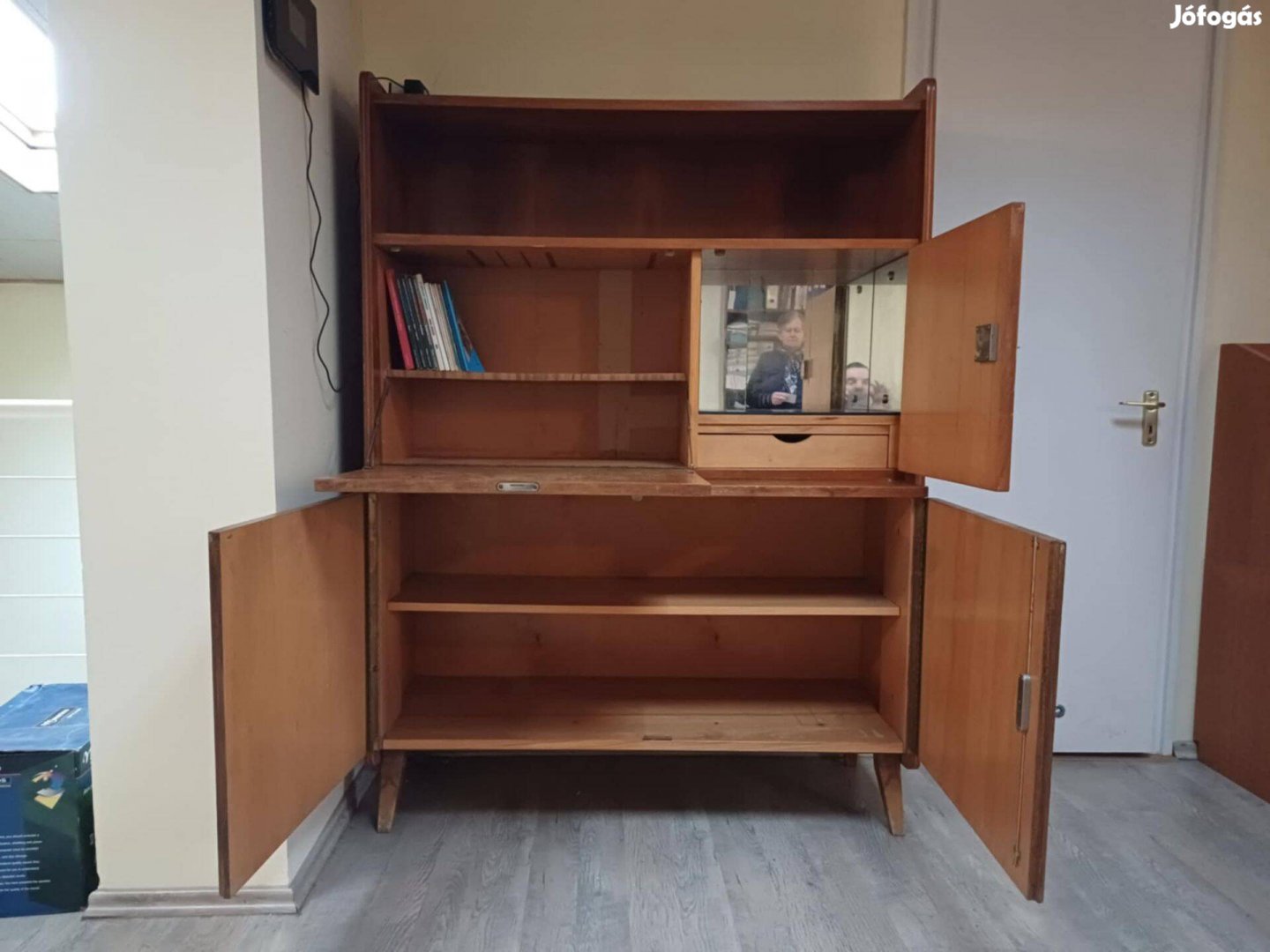 Több funkciós szekrény diákoknak