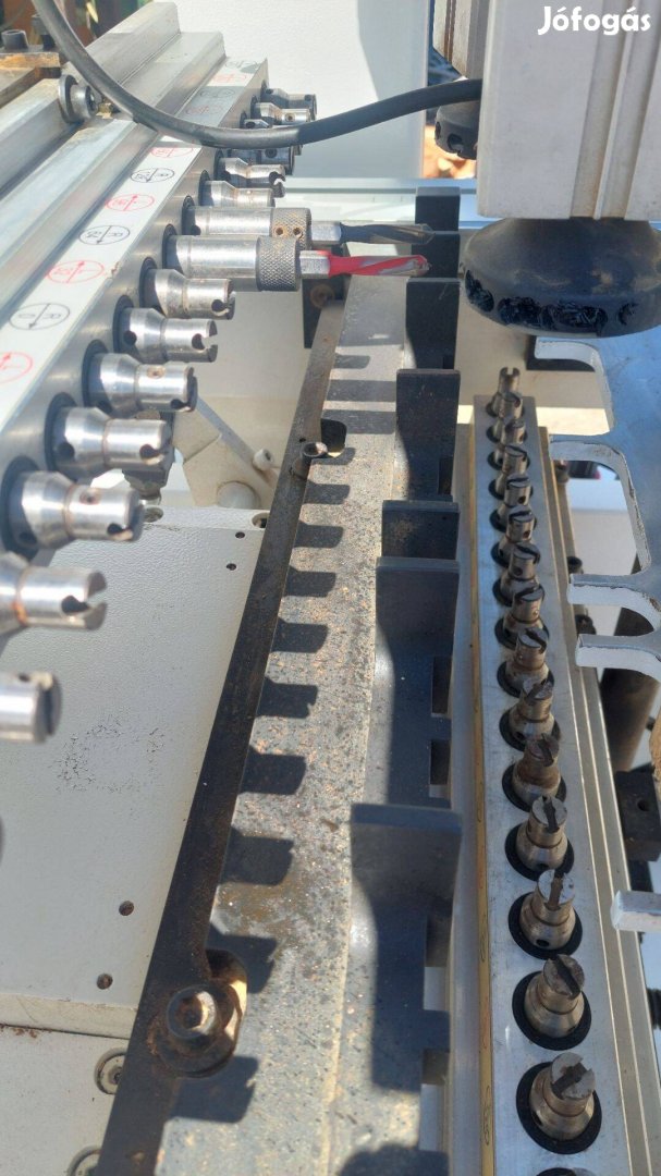 Több gerendás sorozatfúró