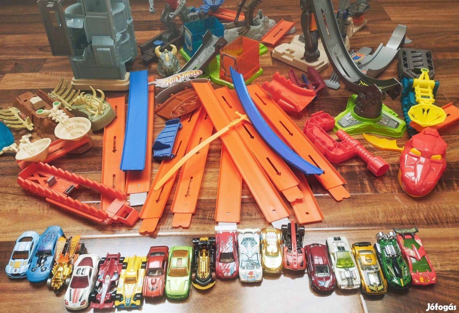 Több komplett Hot Wheels pályaszett egyben + 18 HW autó eladó