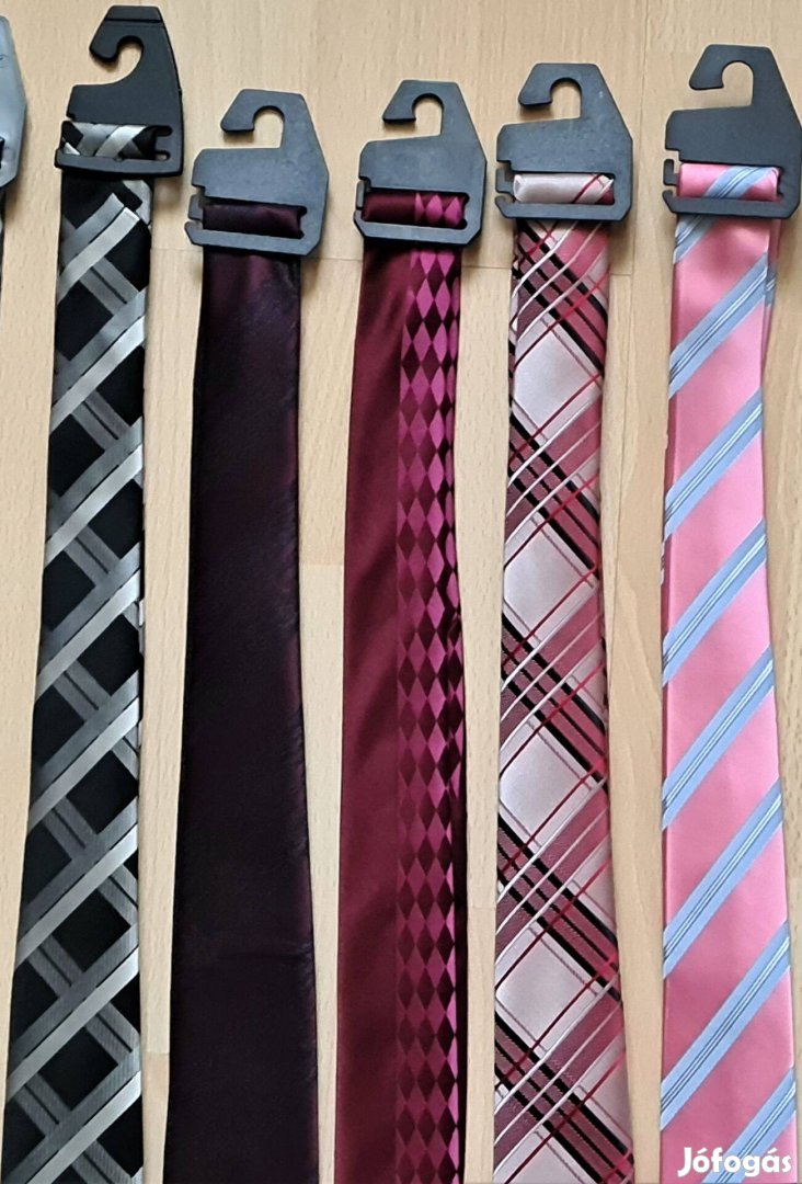 Többféle divatos olasz nyakkendő